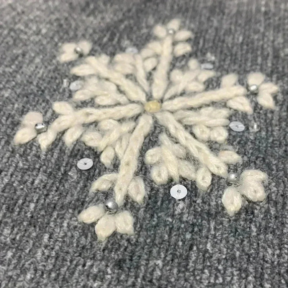 Alfred Dunner Embroidered sweater, looks and feels like the velour, Size Medium - Picture 3 of 8